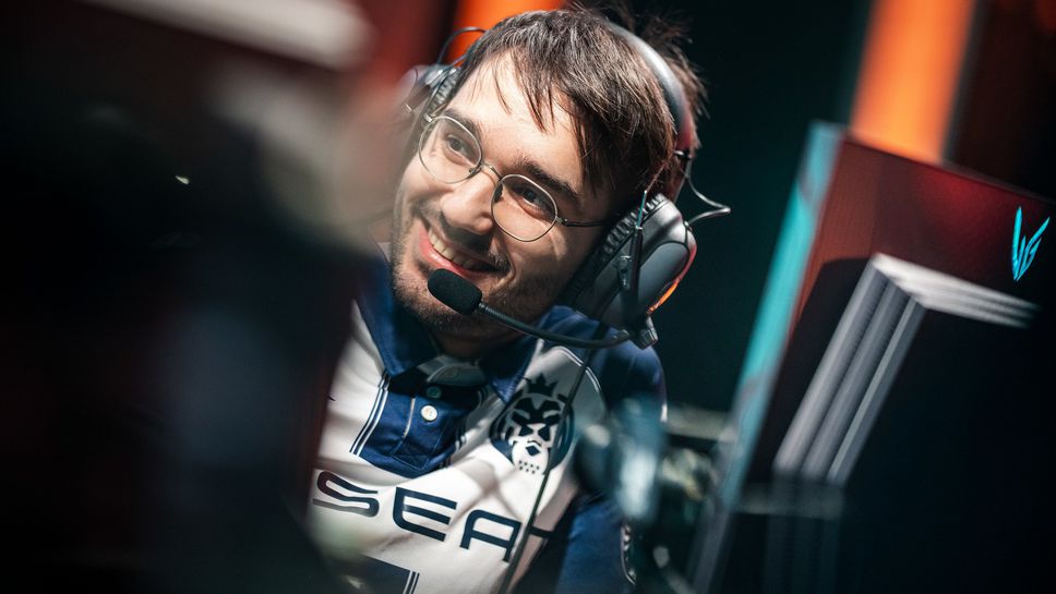 Втора победа над Astralis гарантира на Здравец Гълъбов и MAD плейофи