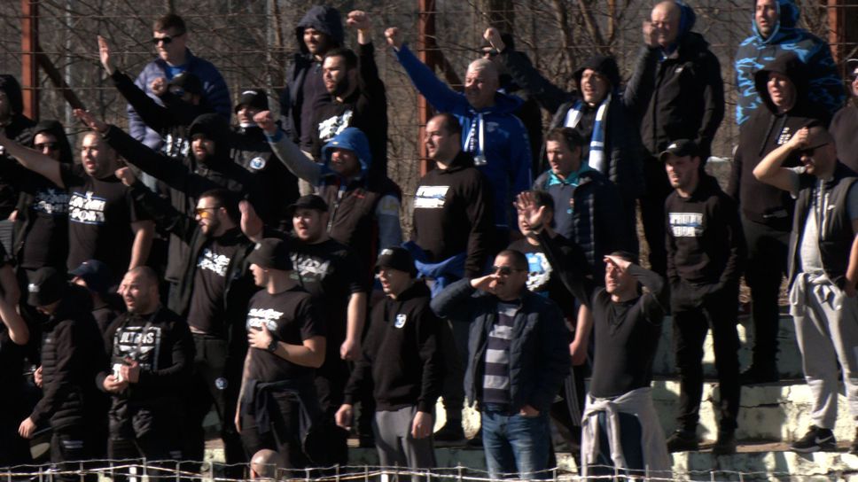 Най-верните фенове на „соколите“ не пропуснаха гостуването на стадион „Георги Бенковски“ в Пазарджик