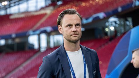 Ман Юнайтед задържа директор, който пристигна на "Олд Трафорд" временно