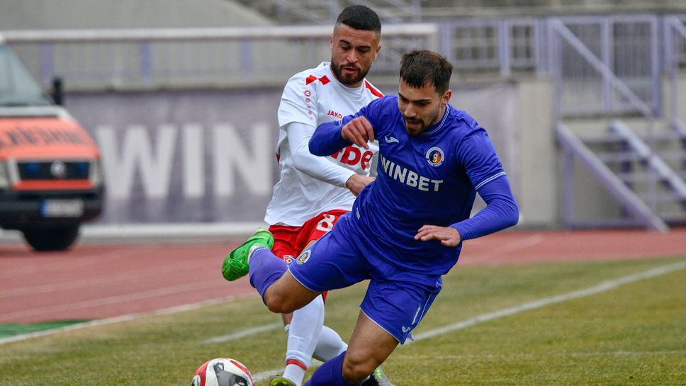 Бранител на Етър е със счупване и ще отсъства дълго