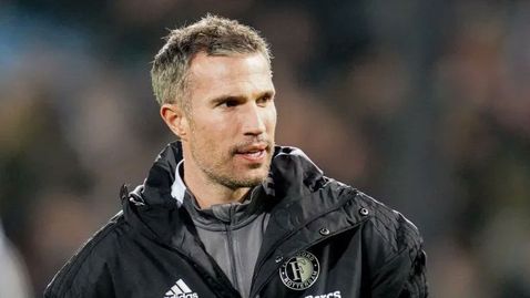 Потвърдено: Ван Перси се разбра с Фейенорд