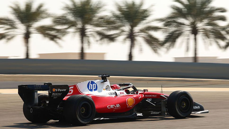 Шарл Леклер с Ферари записа най доброто време в петъчната