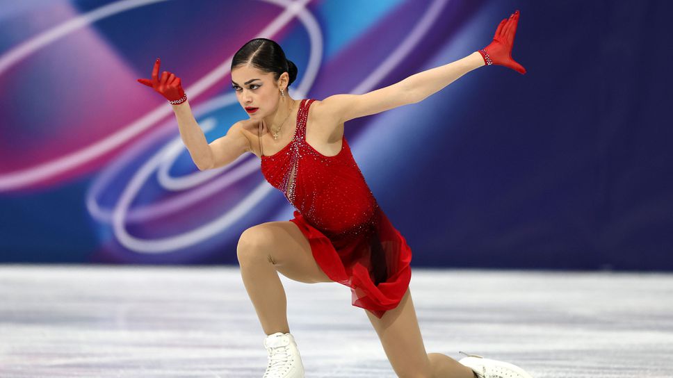 Руската фигуристка Аделия Петросян предизвика доста шум по време на