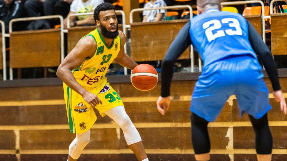 Шумен се наложи над Левски със 77 72 23 20