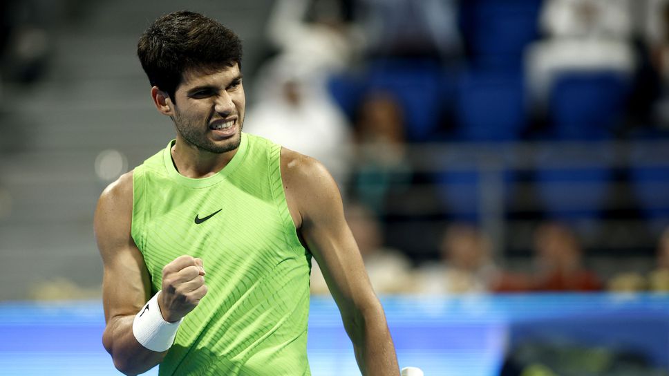 Водачът в схемата Карлос Алкарас се класира за финала на