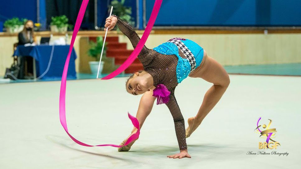 Калейн и Тасева спечелиха по четири медала на финалите на отделните уреди