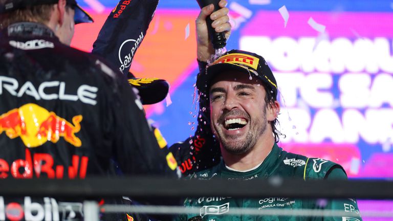 Фернандо Алонсо финишира снощната Гран При на Саудитска Арабия на
