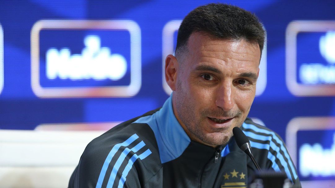 Скалони отговори на Хамес Родригес