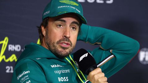 Алонсо вярва, че Астън Мартин ще има по-голям шанс за успех в Маями и на "Имола"