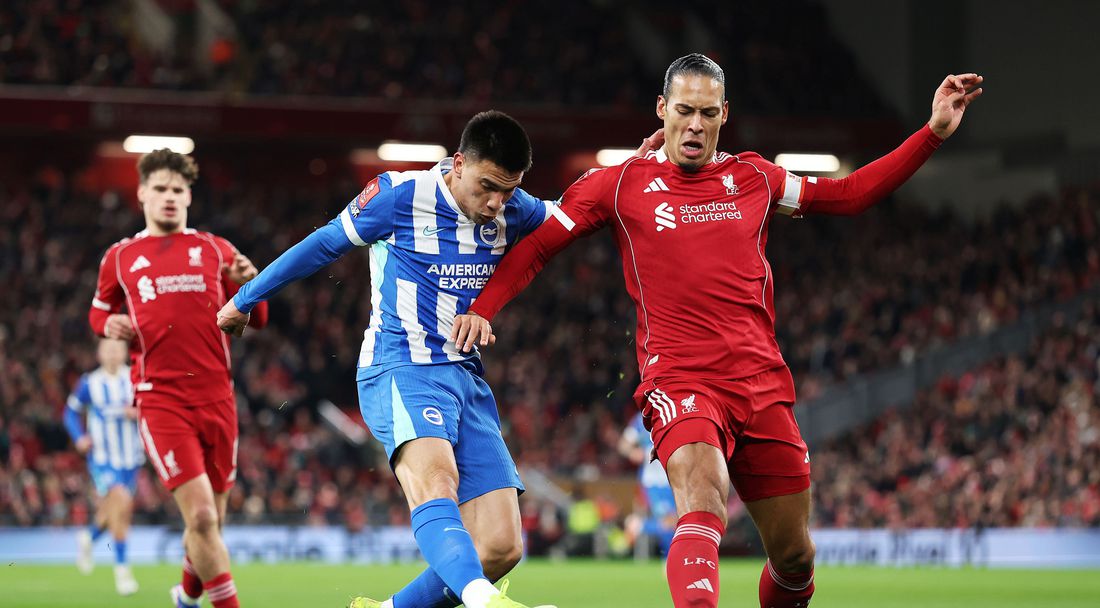 Ливърпул с шанс да атакува топ 4