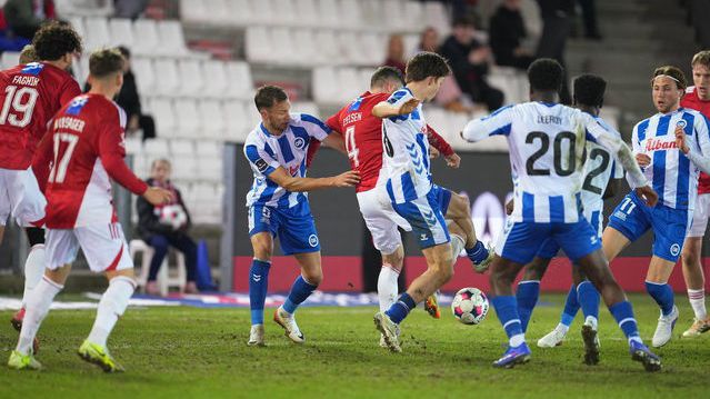 Отборът на Велков взе точка с късен гол