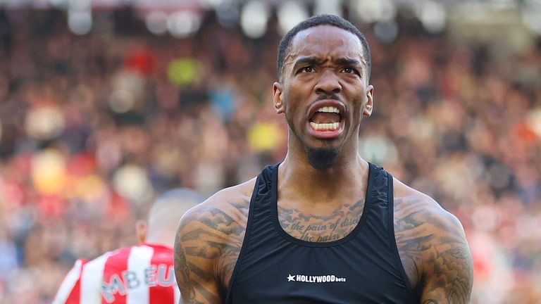  Нюкасъл се прицели в голмайстора на Брентфорд 