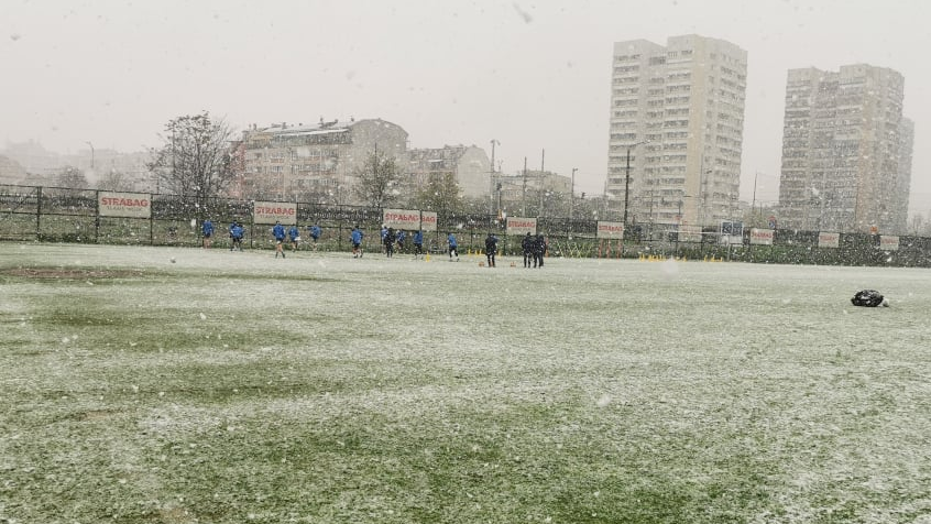 Левски тренира на сняг