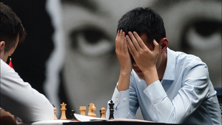 Осмата партия за световната титла по шахмат между Ян Непомнящий