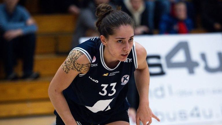 Карина Константинова и исландският й отбор Кефлавик постигнаха първа победа