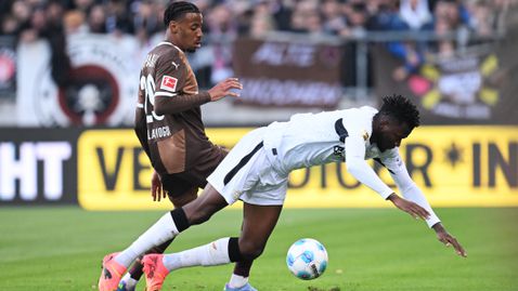 Леверкузен окончателно развя бялото знаме