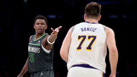  Минесота удари ЛА Лейкърс като посетител в мач №1 от серията 