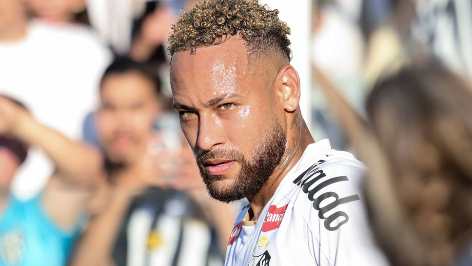 Неймар ядоса феновете на Сантос с жест, наложи се бразилецът да се обяснява