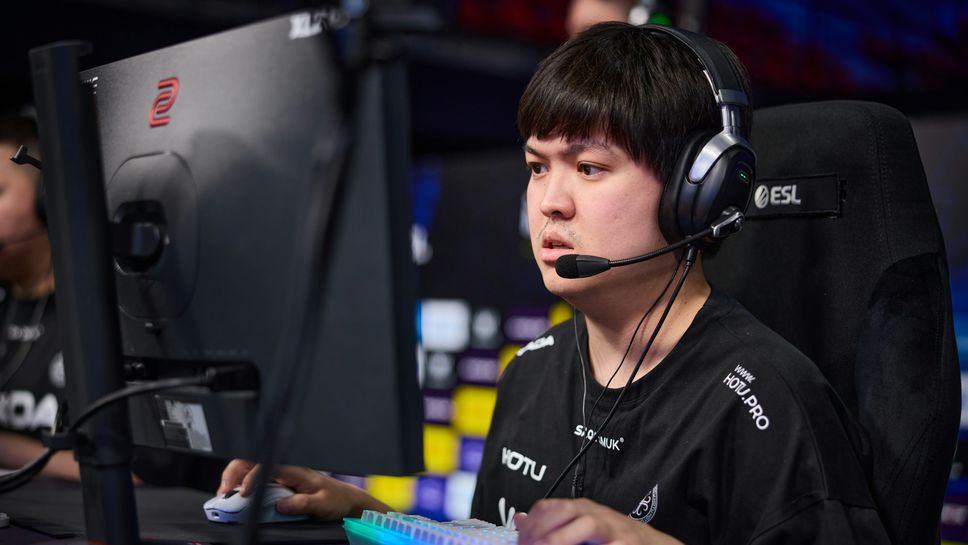 HOTU се разделя с 21-годишен казахстанец