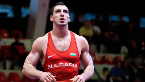 Семен Новиков е на финал!