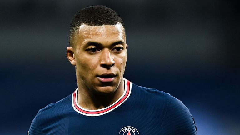  Майката на Мбапе: Имаме сделка и с Реал Мадрид, и с ПСЖ, остава Килиан да реши 