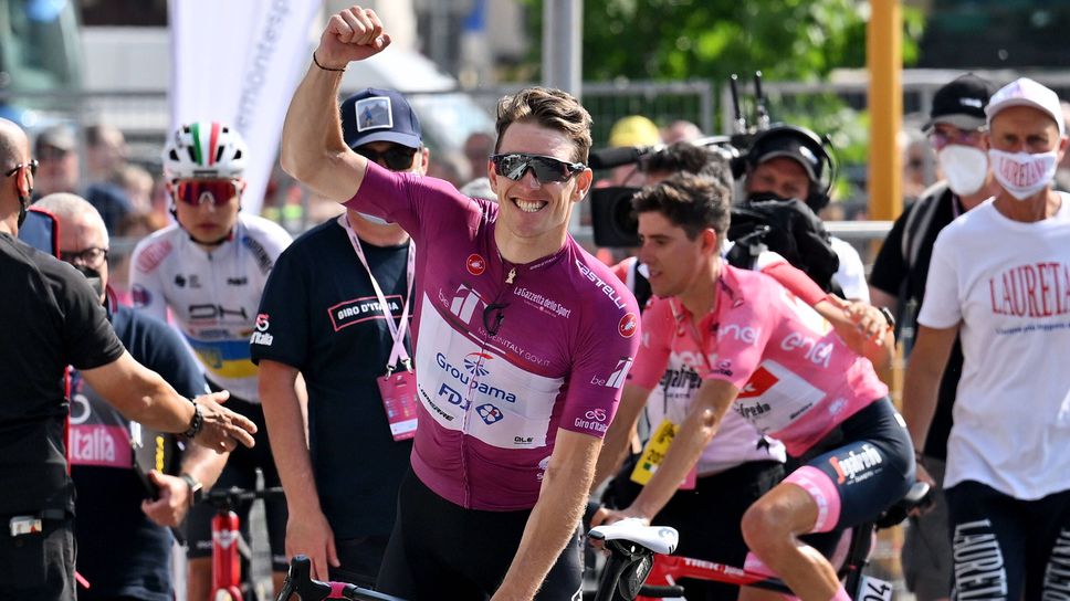 Арно Демар в трета етапна победа в тазгодишното "Джиро"