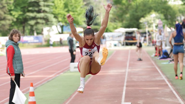 Световната шампионка в скока на дължина за девойки през 2022