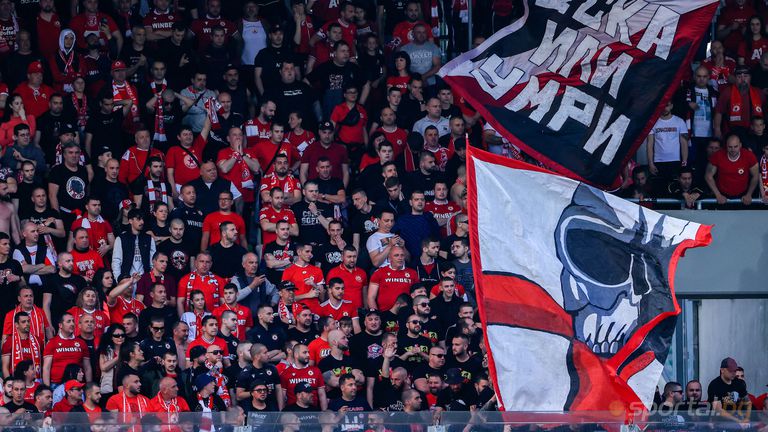 Група футболни фенове са задържани за хулиганско поведение в Разград