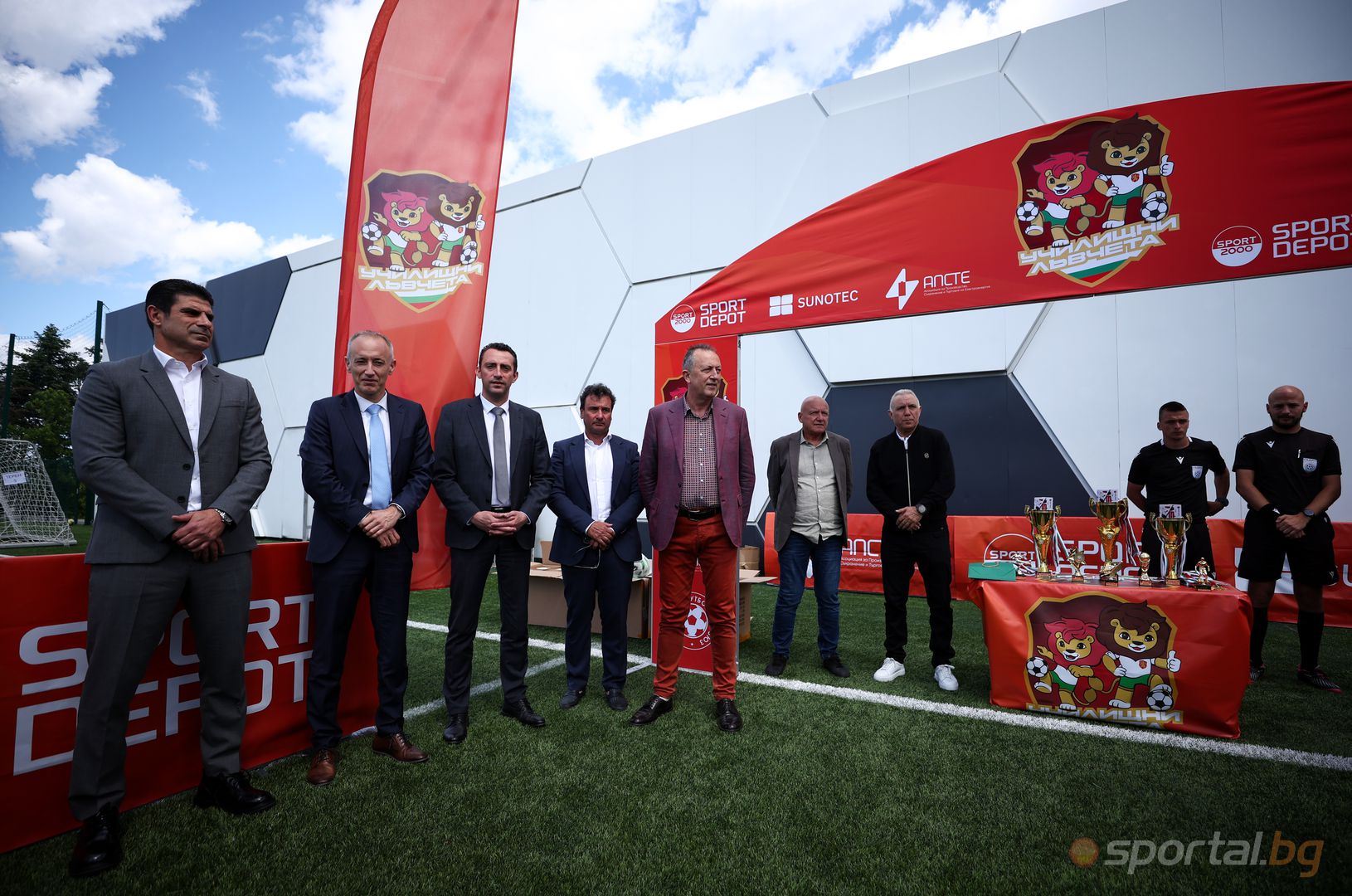 Награждаване на участниците в турнира „Училищни лъвчета“