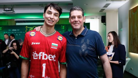 Пламен Константинов: Отхвърлил съм поне 10 оферти, за да остана в Локомотив (Новосибирск)