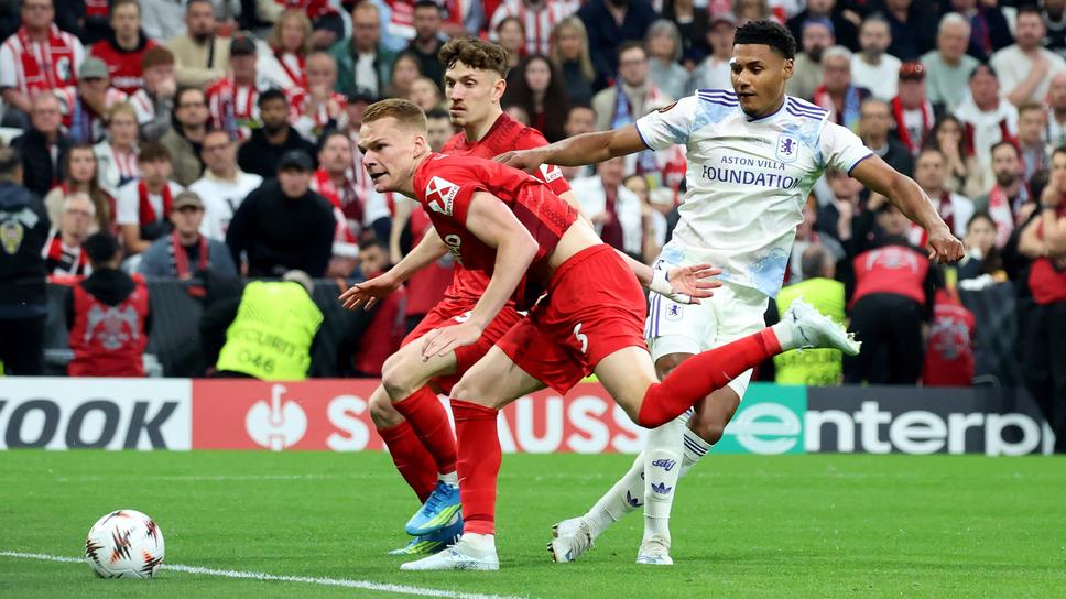 Фрайбург 0:0 Астън Вила, германците бяха близо до гол