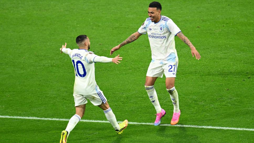Фрайбург 0:3 Астън Вила, пропуск на Буендия