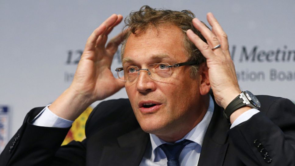 Отстраниха генсека на ФИФА след разкритията за корупция