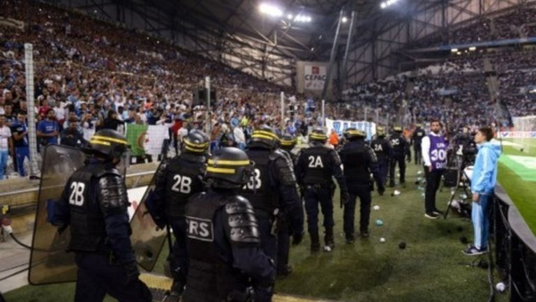 Министърът на спорта поиска повече полиция на мачовете във Франция