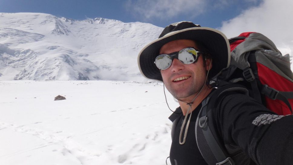 Атанас Скатов достигна 6500 метра на връх Манаслу при силен вятър и снеговалеж