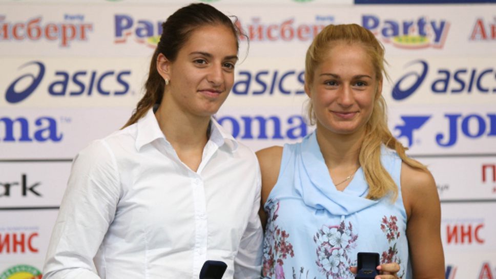 Сестри Стоеви се класираха за финала на двойки на международния турнир в София