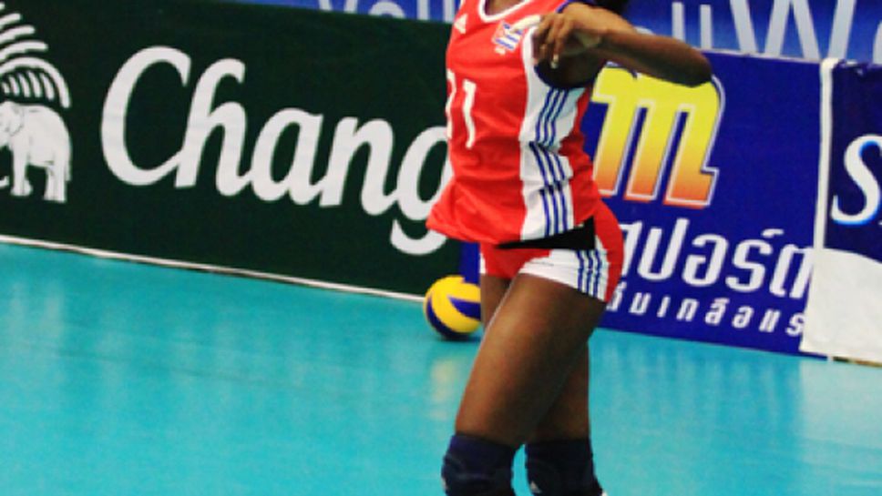 Сестрата на Робертланди Симон заряза клуба си ... заради бременност