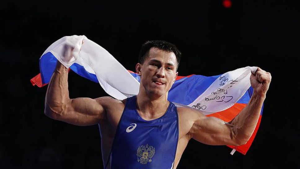 Борец и фехтовачка спечелиха наградите за спортист на годината на Русия