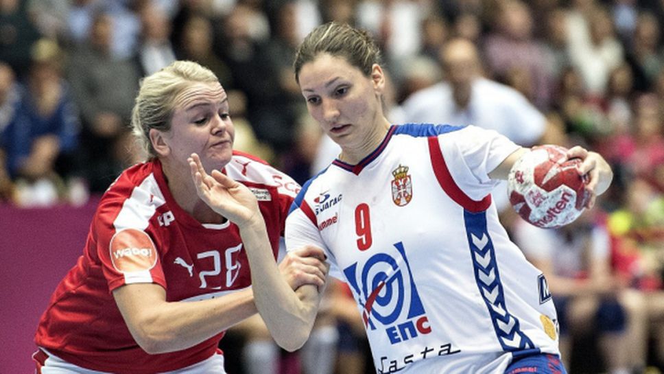 Само Русия с 4 от 4 на световното по хандбал