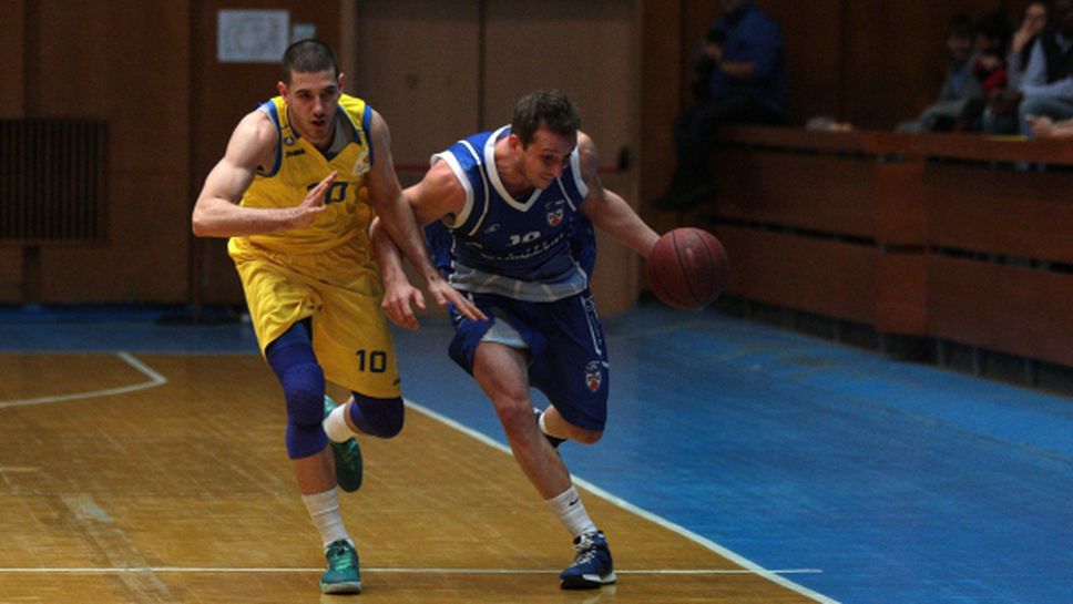 Спартак издържа край морето