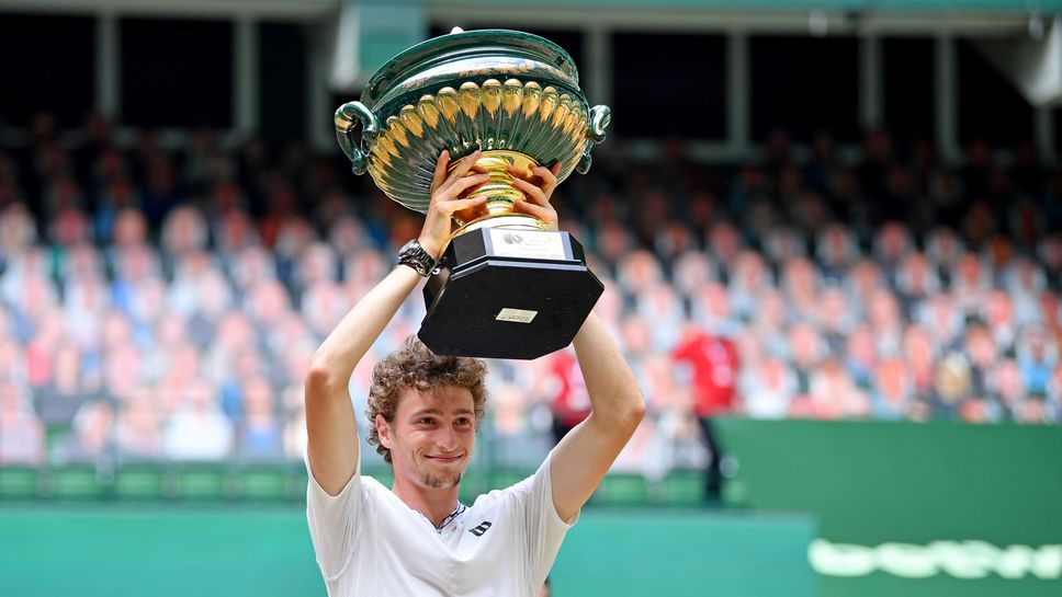 Дебют с титла за Умбер в Хале