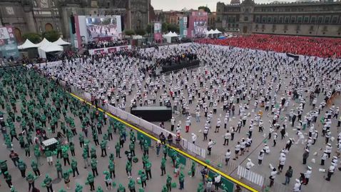 За историята: 14 хиляди тренираха бокс на площад в Мексико сити