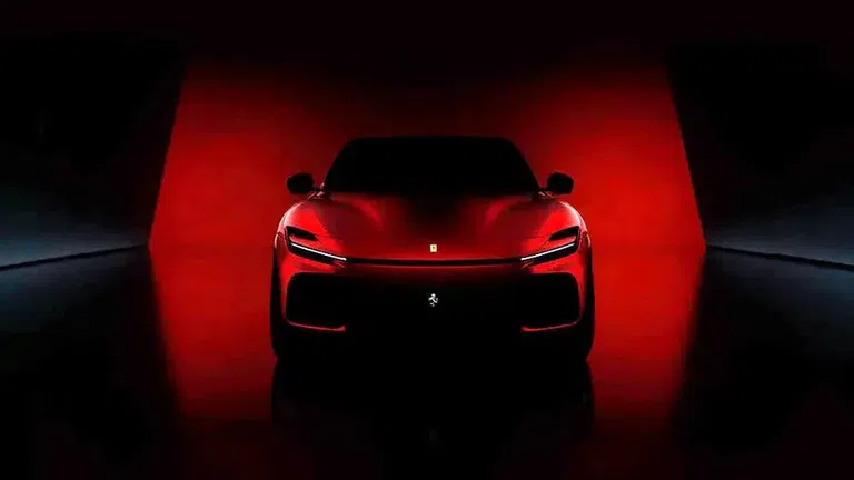 Ferrari Purosangue идва с V12 мотор през септември