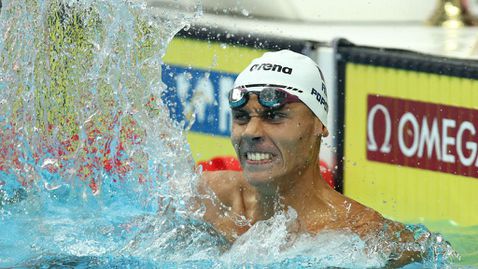  Поповичи завоюва международната купа на 200 м свободен жанр с нов връх на планетата за юноши 