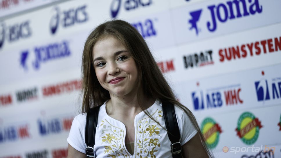 Наградиха Стилияна Николова за "Спортист №1 на месец май"