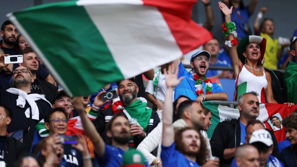 Хиляди италианци пяха химна преди мача срещу Испания