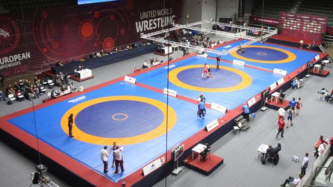 Близо 150 състезатели участват в международен турнир по борба в Плевен