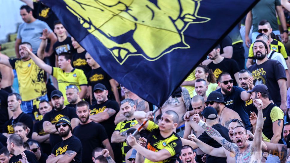 Феновете на Ботев (Пд) заявиха пълна подкрепа към собственика на клуба Антон Зингаревич