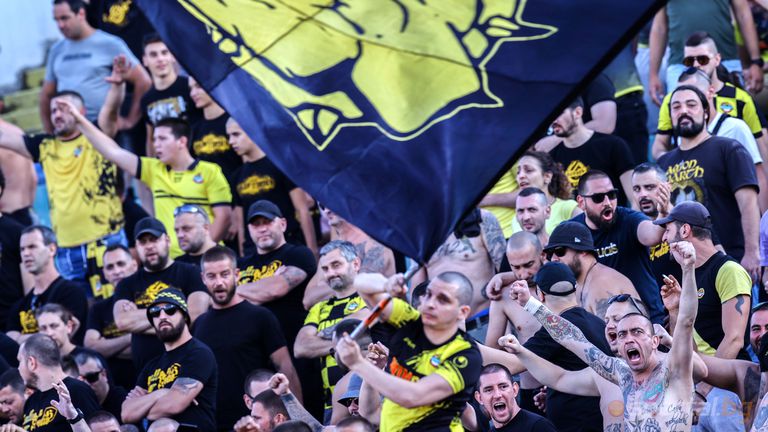 От клуба на привържениците на Ботев Пловдив призоваха всички фенове
