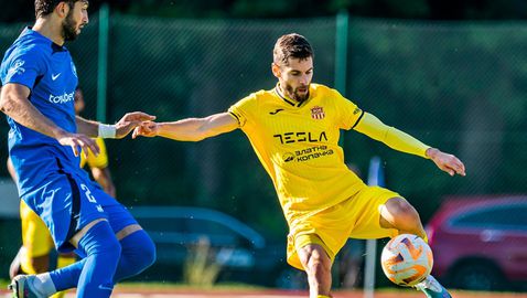 Македония (Гьорче Петров) и Антон Карачанаков аут от Европа